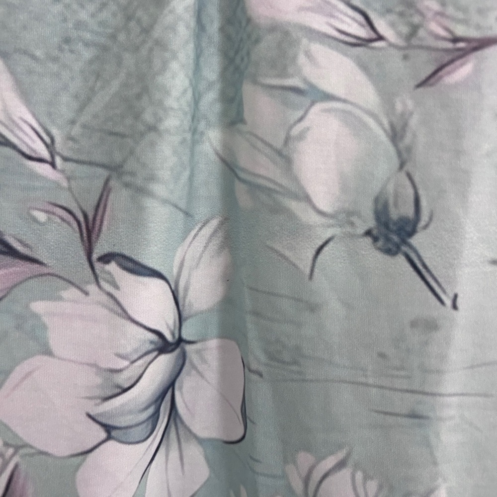 Women’s Pullover Top Green Floral Size XL NWOT - Picture 3 of 8
